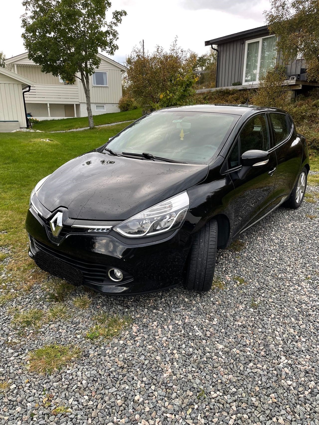 2-13.jpeg RENAULT CLIO ESSENCE (2013) | 57 000 KM – Image 1